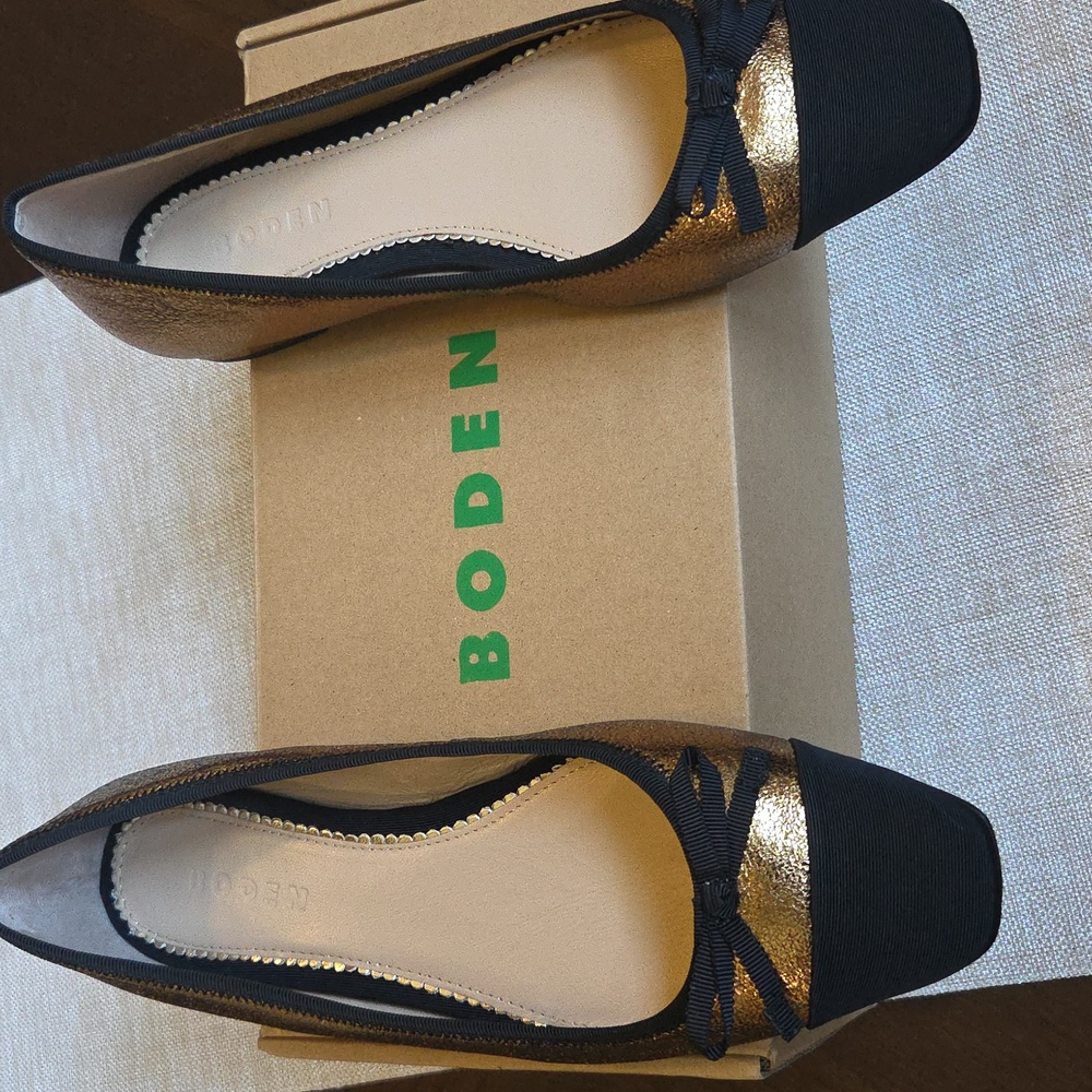 NWT! Boden! Beautiful Metallic Gold Ballet Flats. Perfect Condition! - Picture 4 of 12